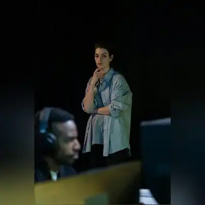 成艳